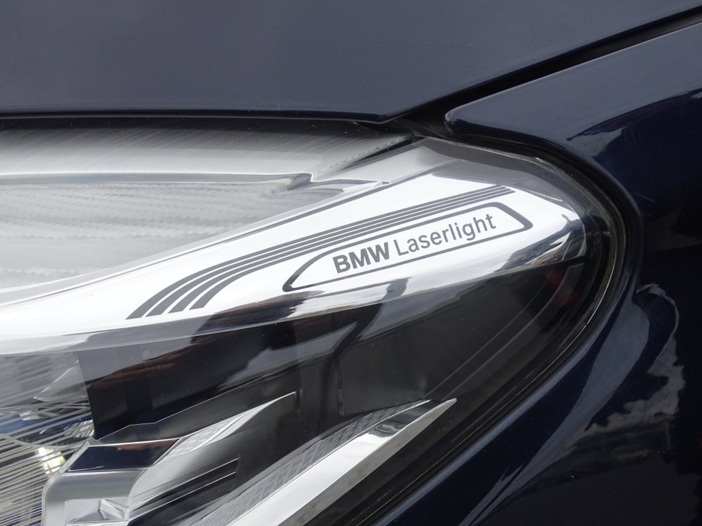 BMW 7 Serie 740e Lang 326PK xDrive VIP / Skylounge / Massage / Laser / 360°