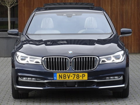 BMW 7 Serie 740e Lang 326PK xDrive VIP / Skylounge / Massage / Laser / 360°