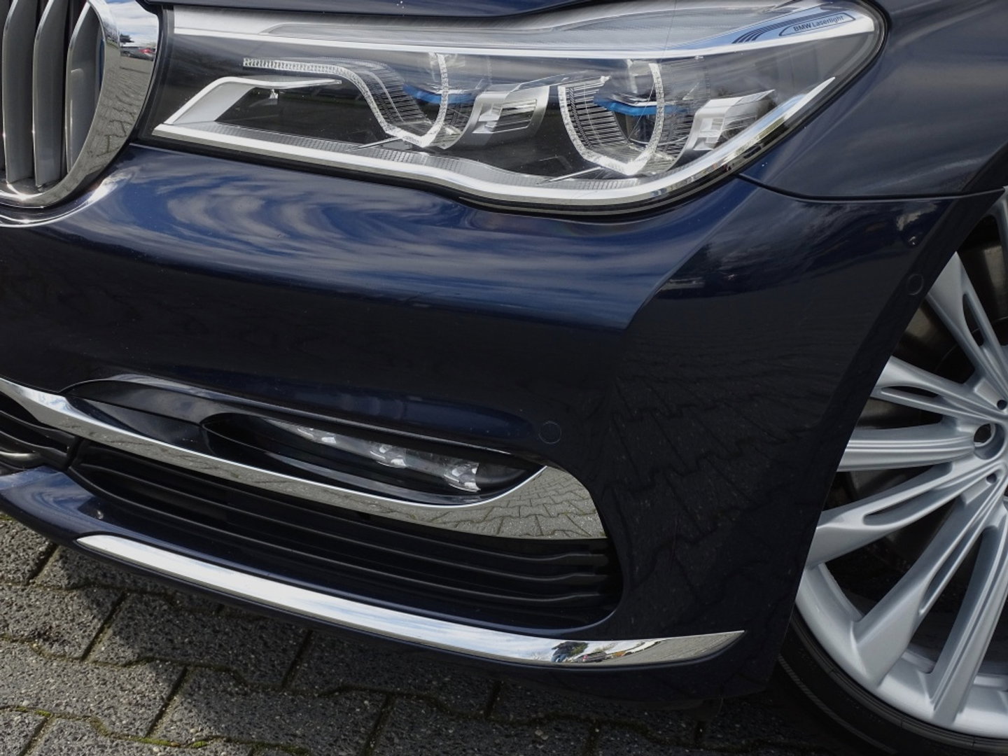 BMW 7 Serie 740e Lang 326PK xDrive VIP / Skylounge / Massage / Laser / 360°