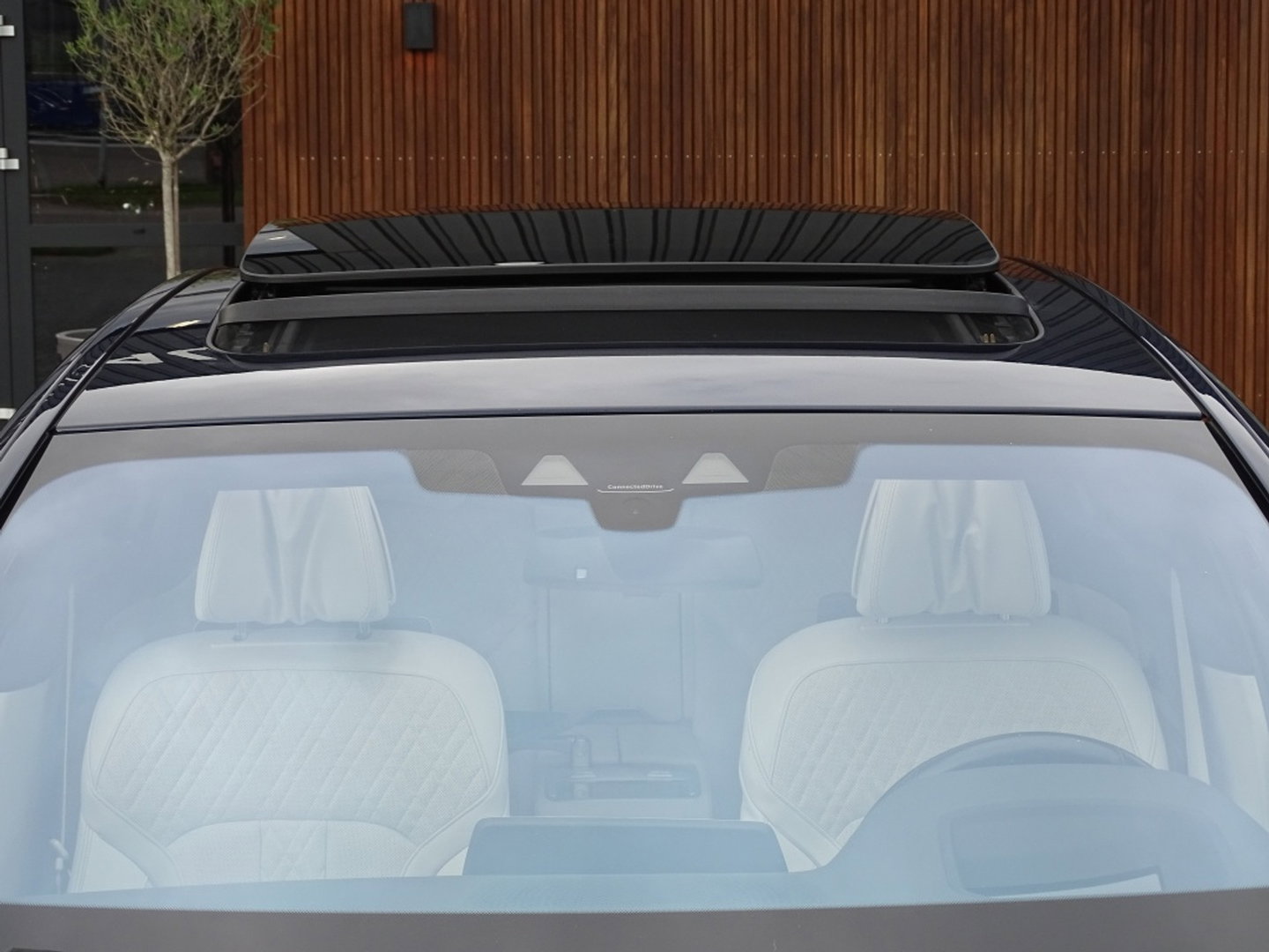 BMW 7 Serie 740e Lang 326PK xDrive VIP / Skylounge / Massage / Laser / 360°