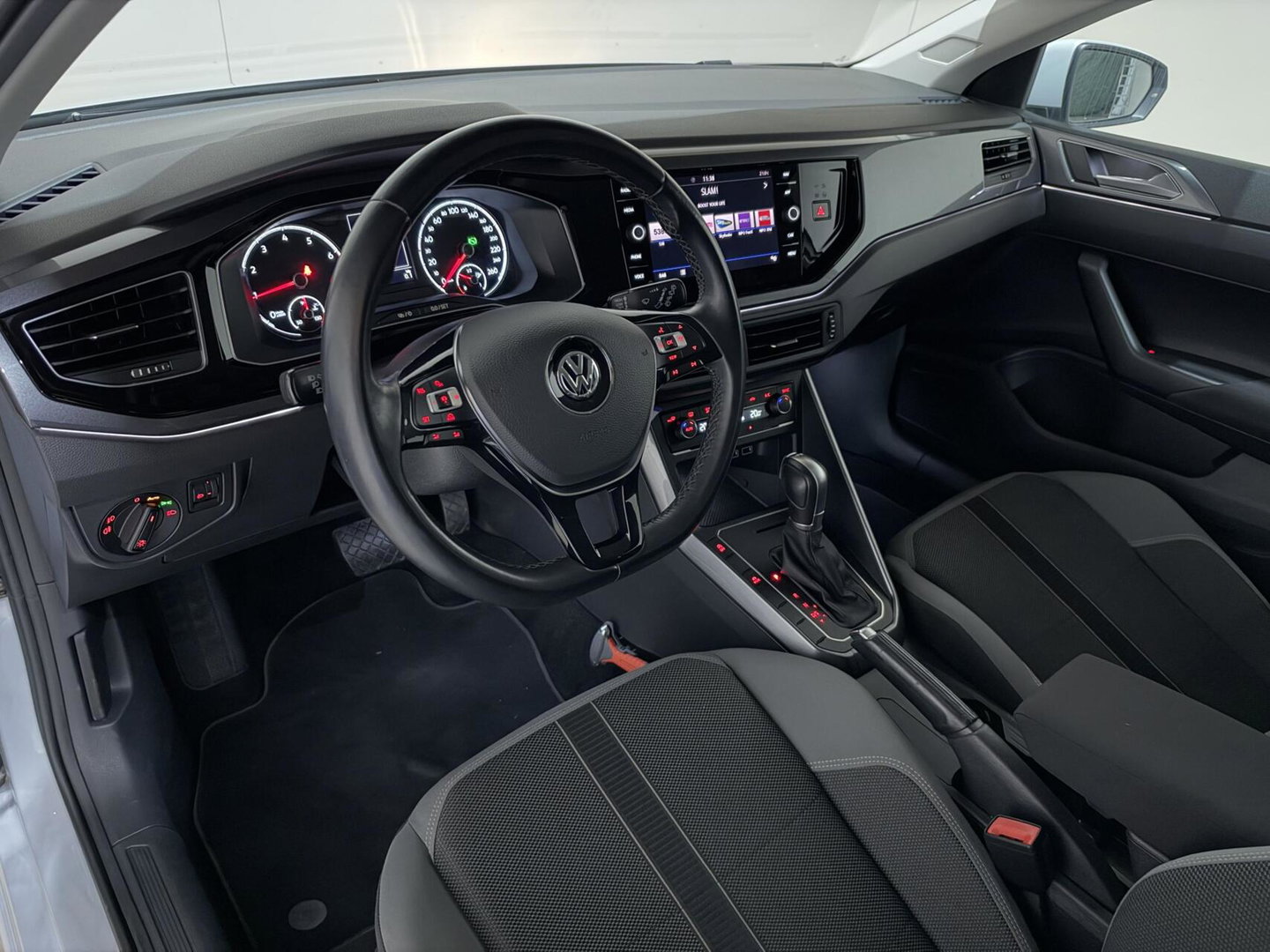 Volkswagen Polo 1.0 TSI Highline DSG Carplay ACC Camera NAP