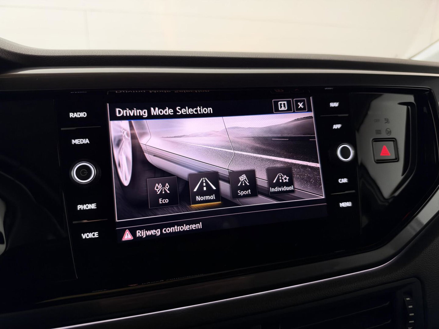 Volkswagen Polo 1.0 TSI Highline DSG Carplay ACC Camera NAP