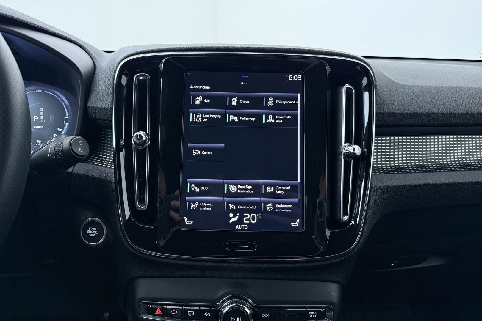 Volvo XC40 T5 Twin Engine R-Design | ACC | Trekhaak | BLIS | Stoelverwarming | Camera | Getint glas | 20 Inch