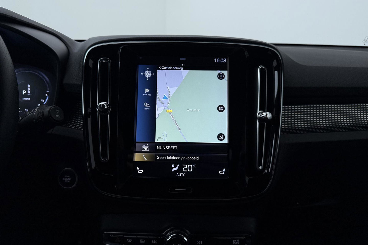 Volvo XC40 T5 Twin Engine R-Design | ACC | Trekhaak | BLIS | Stoelverwarming | Camera | Getint glas | 20 Inch