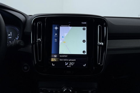 Volvo XC40 T5 Twin Engine R-Design | ACC | Trekhaak | BLIS | Stoelverwarming | Camera | Getint glas | 20 Inch
