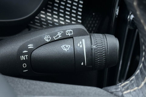 Volvo XC40 T5 Twin Engine R-Design | ACC | Trekhaak | BLIS | Stoelverwarming | Camera | Getint glas | 20 Inch