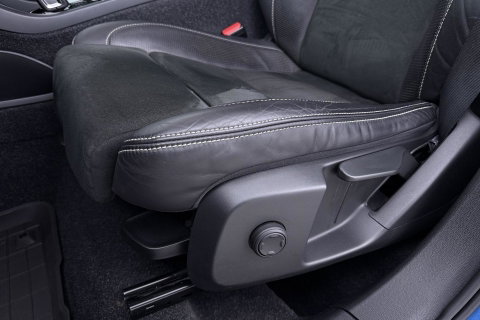 Volvo XC40 T5 Twin Engine R-Design | ACC | Trekhaak | BLIS | Stoelverwarming | Camera | Getint glas | 20 Inch