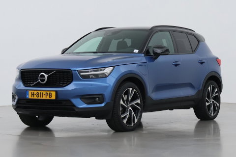 Volvo XC40 T5 Twin Engine R-Design | ACC | Trekhaak | BLIS | Stoelverwarming | Camera | Getint glas | 20 Inch