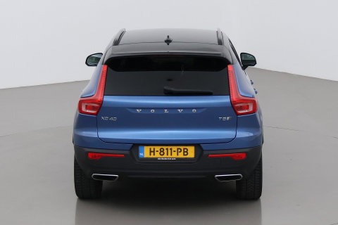 Volvo XC40 T5 Twin Engine R-Design | ACC | Trekhaak | BLIS | Stoelverwarming | Camera | Getint glas | 20 Inch