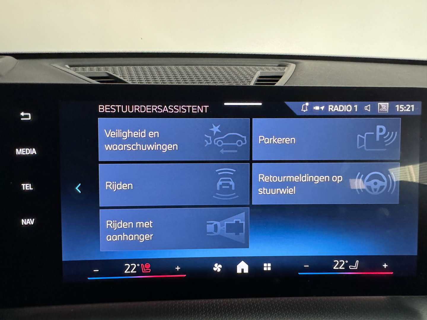 BMW X1 XDrive30e Memory|H/K|HuD|360c|Trekhaak|Keyless