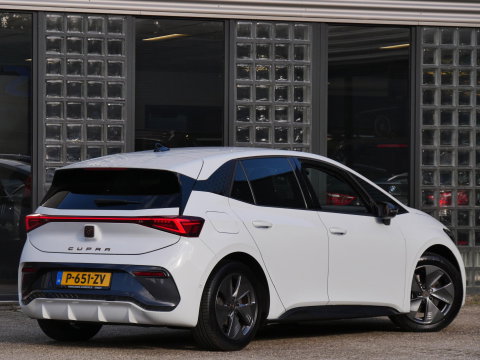 CUPRA Born 62kWh BUSINESS PLUS/ CAMERA/ PDC V+A/ NL-AUTO/ SOH 94%