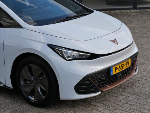 CUPRA Born 62kWh BUSINESS PLUS/ CAMERA/ PDC V+A/ NL-AUTO/ SOH 94%