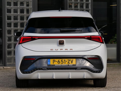 CUPRA Born 62kWh BUSINESS PLUS/ CAMERA/ PDC V+A/ NL-AUTO/ SOH 94%