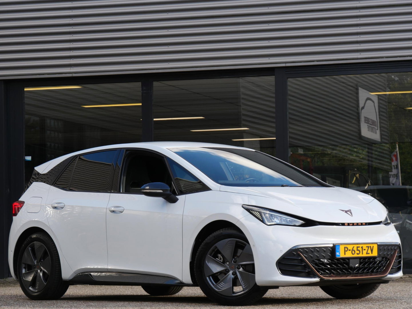 CUPRA Born 62kWh BUSINESS PLUS/ CAMERA/ PDC V+A/ NL-AUTO/ SOH 94%