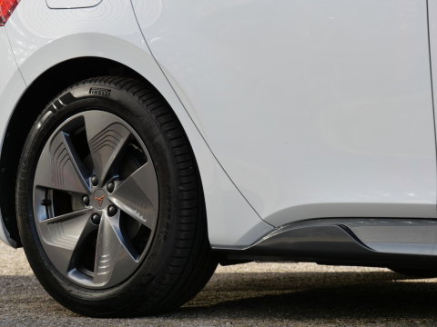 CUPRA Born 62kWh BUSINESS PLUS/ CAMERA/ PDC V+A/ NL-AUTO/ SOH 94%