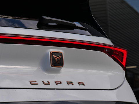 CUPRA Born 62kWh BUSINESS PLUS/ CAMERA/ PDC V+A/ NL-AUTO/ SOH 94%