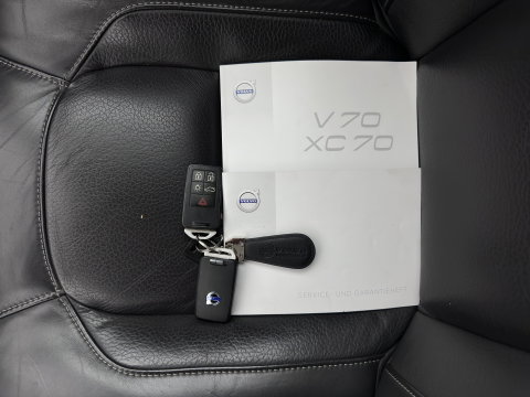 Volvo V70 2.0 D4 Momentum Aut. *LEATHER | XENON | HEATED-COMFORTSEATS | NAVI-FULLMAP | ECC | PDC | CRUISE | 17''ALU*
