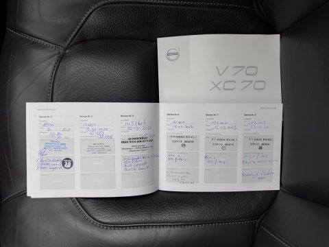 Volvo V70 2.0 D4 Momentum Aut. *LEATHER | XENON | HEATED-COMFORTSEATS | NAVI-FULLMAP | ECC | PDC | CRUISE | 17''ALU*