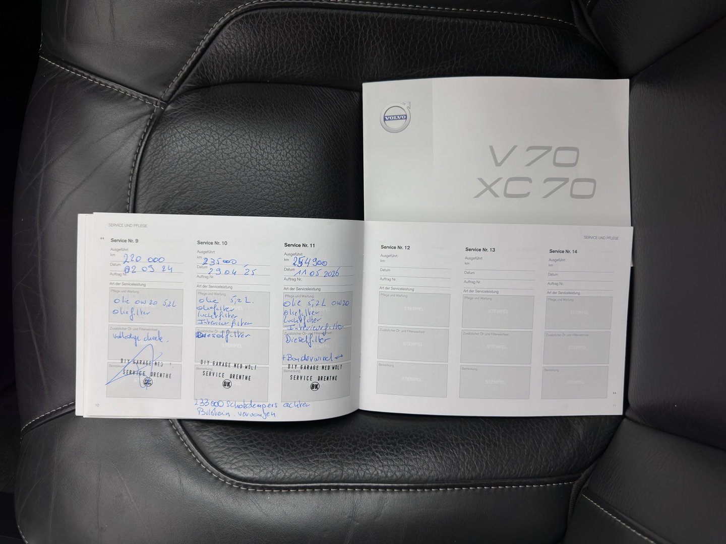 Volvo V70 2.0 D4 Momentum Aut. *LEATHER | XENON | HEATED-COMFORTSEATS | NAVI-FULLMAP | ECC | PDC | CRUISE | 17''ALU*