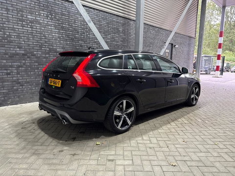 Volvo V60 T4 Business Sport R-Design | ACC | BLIS | Adaptieve Xenon | Stoelverwarming | Navigatie | 18 Inch