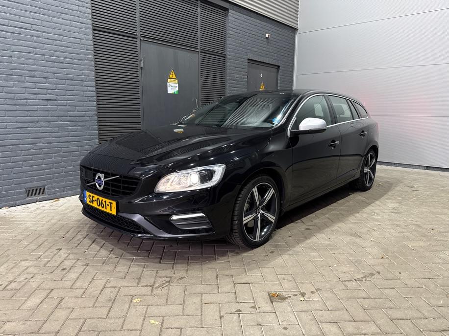 Volvo V60 T4 Business Sport R-Design | ACC | BLIS | Adaptieve Xenon | Stoelverwarming | Navigatie | 18 Inch