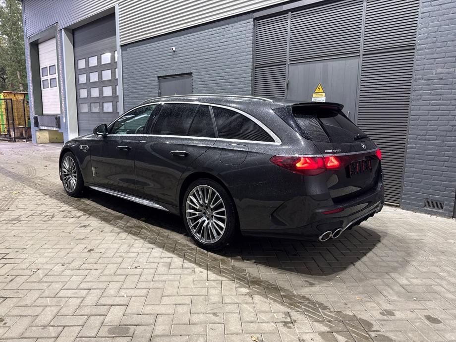 Mercedes-Benz E-Klasse AMG 53 4MATIC+ | Achterasbesturing | 360° Camera | Trekhaak | Keyless | Stoelverwarming | 20 Inch