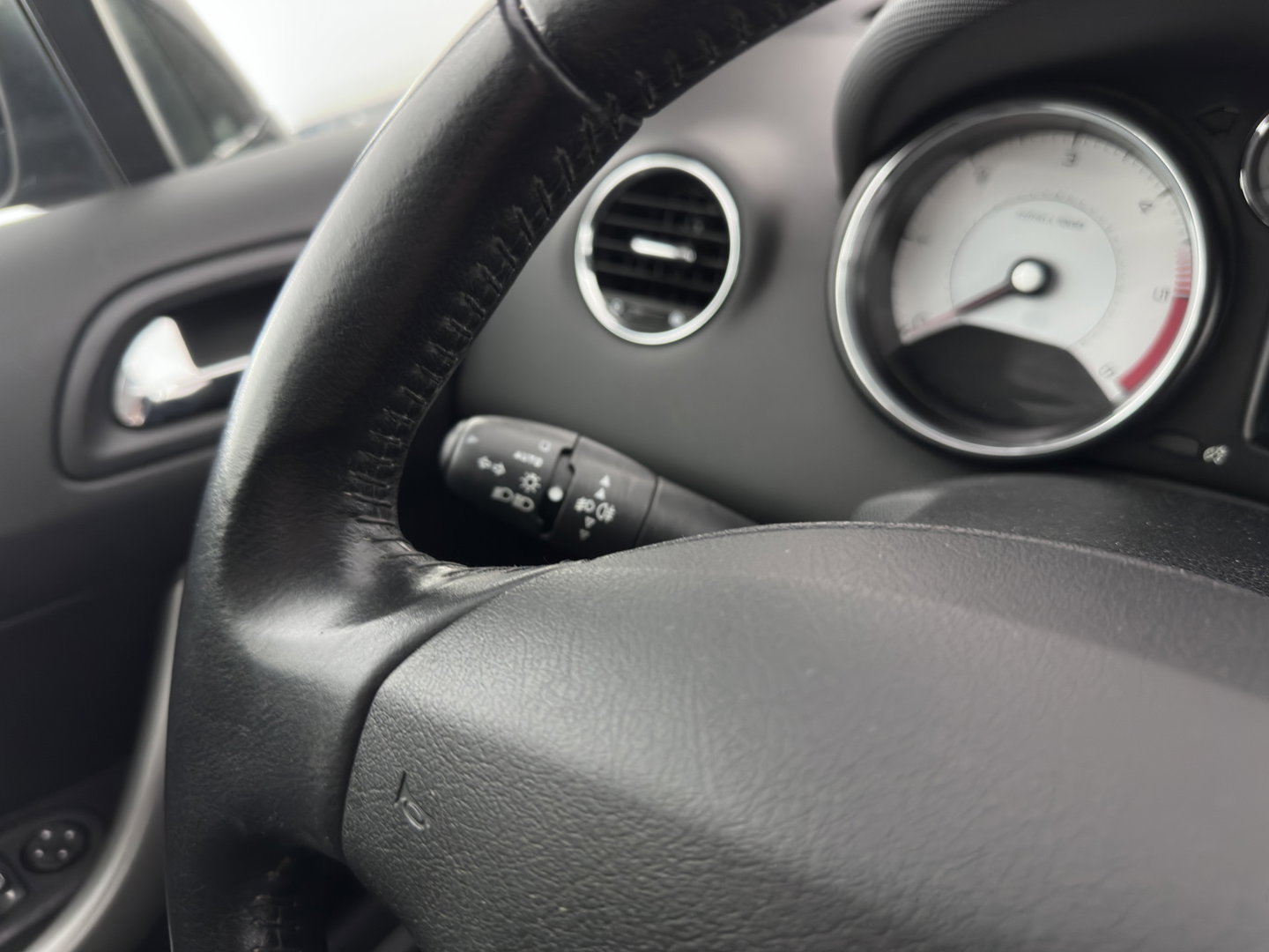 Peugeot 308 1.6 e-HDi Active *NAVI-FULLMAP | COMFORT-SEATS | ECC | PDC | CRUISE | 16''ALU | TOWBAR*