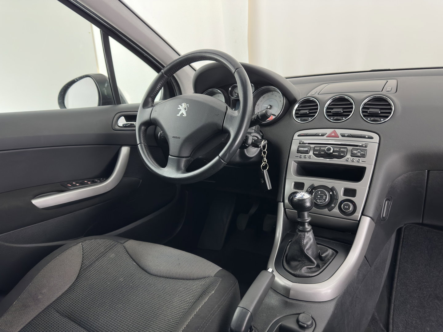 Peugeot 308 1.6 e-HDi Active *NAVI-FULLMAP | COMFORT-SEATS | ECC | PDC | CRUISE | 16''ALU | TOWBAR*