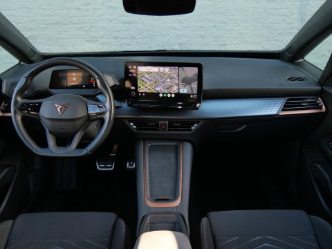 CUPRA Born 62kWh BUSINESS PLUS/ CAMERA/ PDC V+A/ NL-AUTO/ SOH 94%