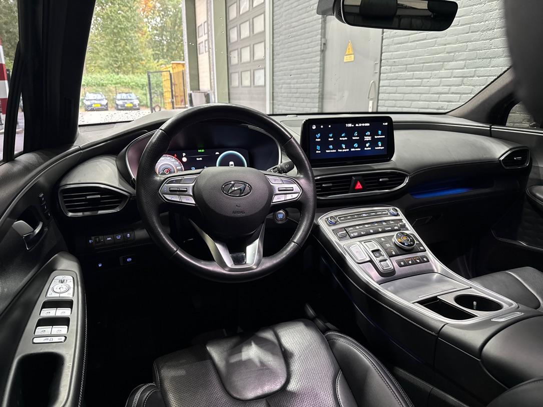 Hyundai Santa Fe 1.6 T-GDI PHEV Premium Plus Sky 7p. | Panoramadak | Stoelventilatie | Head-Up | 360° Camera | Trekhaak | Stoel+stuurverwarming | 20 Inch