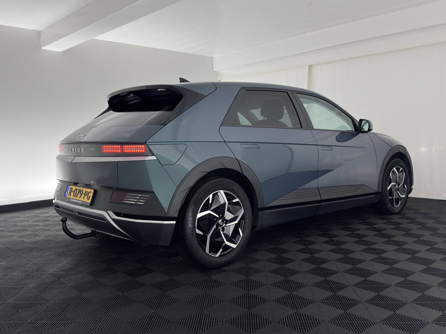 Hyundai IONIQ 5 Style 58 kWh (3-Fase-11kW) {SoH-86%} (INCL.BTW) *HEAT-PUMP | FULL-LED | ADAPTIVE-CRUISE | COMFORT-SEATS | CAMERA | KEYLESS | PRIVACY-GLASS | DAB+ | ECC | PDC | CRUISE | TOWBAR | 19''ALU*
