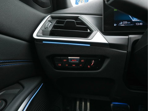 BMW 3-serie 320e M-Sportpack (Plug-in) (INCL.BTW) *LEATHER-MICROFIBRE | FULL-LED | SPORTSEATS | WIDESCREEN-DIGI-COCKPIT | AMBIENT-LIGHT | DAB+ | PRIVACY-GLASS | NAVI-FULLMAP | ECC | PDC | 18''ALU*