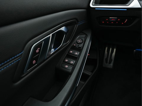 BMW 3-serie 320e M-Sportpack (Plug-in) (INCL.BTW) *LEATHER-MICROFIBRE | FULL-LED | SPORTSEATS | WIDESCREEN-DIGI-COCKPIT | AMBIENT-LIGHT | DAB+ | PRIVACY-GLASS | NAVI-FULLMAP | ECC | PDC | 18''ALU*