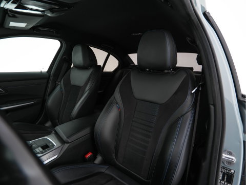 BMW 3-serie 320e M-Sportpack (Plug-in) (INCL.BTW) *LEATHER-MICROFIBRE | FULL-LED | SPORTSEATS | WIDESCREEN-DIGI-COCKPIT | AMBIENT-LIGHT | DAB+ | PRIVACY-GLASS | NAVI-FULLMAP | ECC | PDC | 18''ALU*