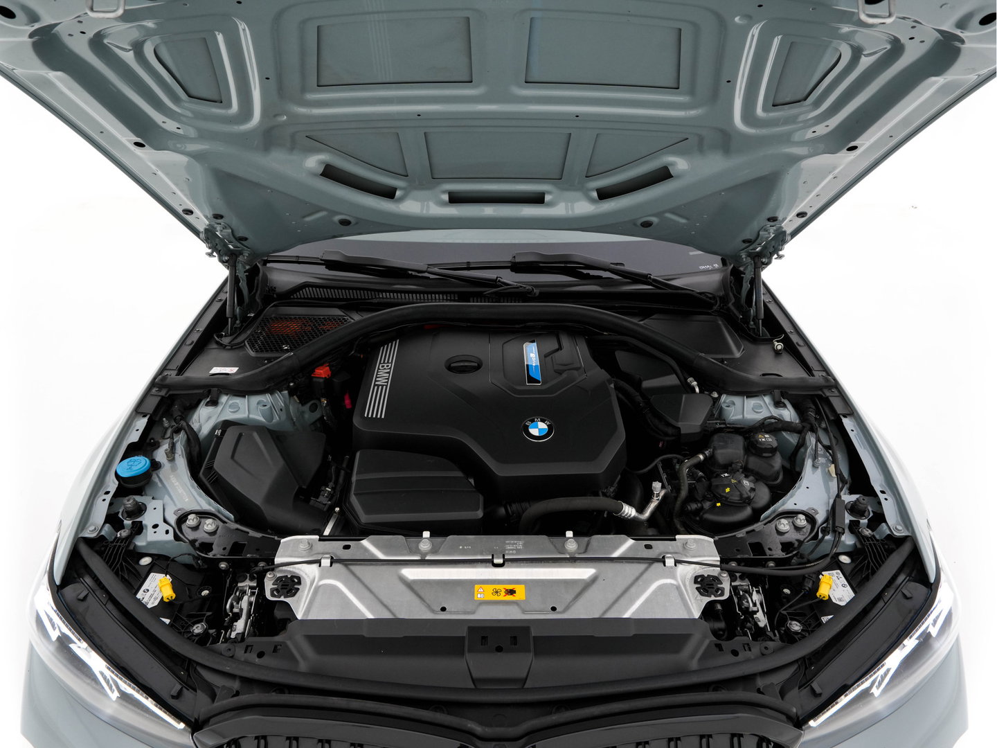 BMW 3-serie 320e M-Sportpack (Plug-in) (INCL.BTW) *LEATHER-MICROFIBRE | FULL-LED | SPORTSEATS | WIDESCREEN-DIGI-COCKPIT | AMBIENT-LIGHT | DAB+ | PRIVACY-GLASS | NAVI-FULLMAP | ECC | PDC | 18''ALU*