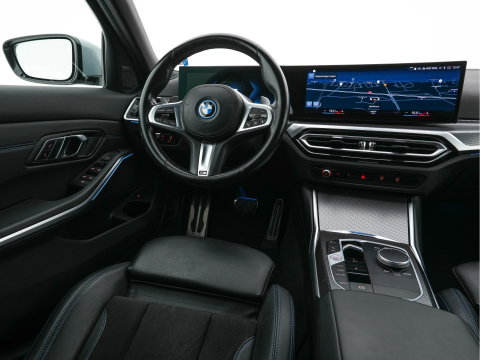 BMW 3-serie 320e M-Sportpack (Plug-in) (INCL.BTW) *LEATHER-MICROFIBRE | FULL-LED | SPORTSEATS | WIDESCREEN-DIGI-COCKPIT | AMBIENT-LIGHT | DAB+ | PRIVACY-GLASS | NAVI-FULLMAP | ECC | PDC | 18''ALU*