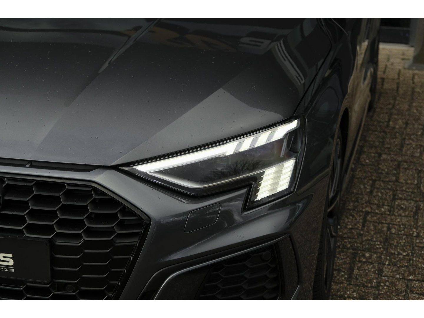 Audi A3 Sportback 35 TFSI 150pk S-line Carplay Virtual cockpit Sportstoelen Matrix 19" LMV S3 Black pack