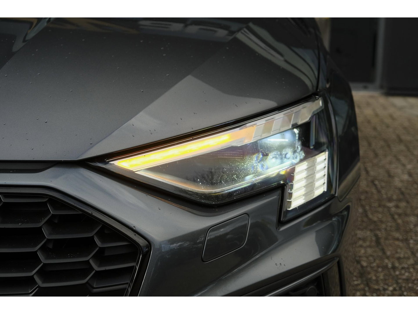 Audi A3 Sportback 35 TFSI 150pk S-line Carplay Virtual cockpit Sportstoelen Matrix 19" LMV S3 Black pack