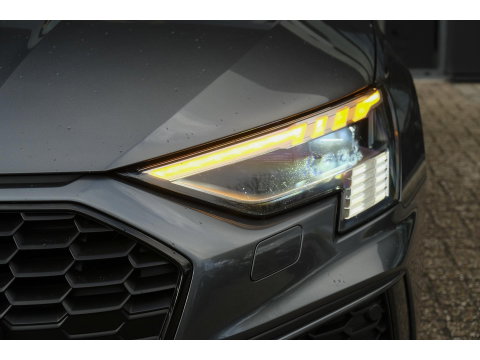 Audi A3 Sportback 35 TFSI 150pk S-line Carplay Virtual cockpit Sportstoelen Matrix 19" LMV S3 Black pack