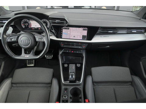 Audi A3 Sportback 35 TFSI 150pk S-line Carplay Virtual cockpit Sportstoelen Matrix 19" LMV S3 Black pack