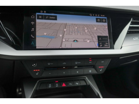 Audi A3 Sportback 35 TFSI 150pk S-line Carplay Virtual cockpit Sportstoelen Matrix 19" LMV S3 Black pack