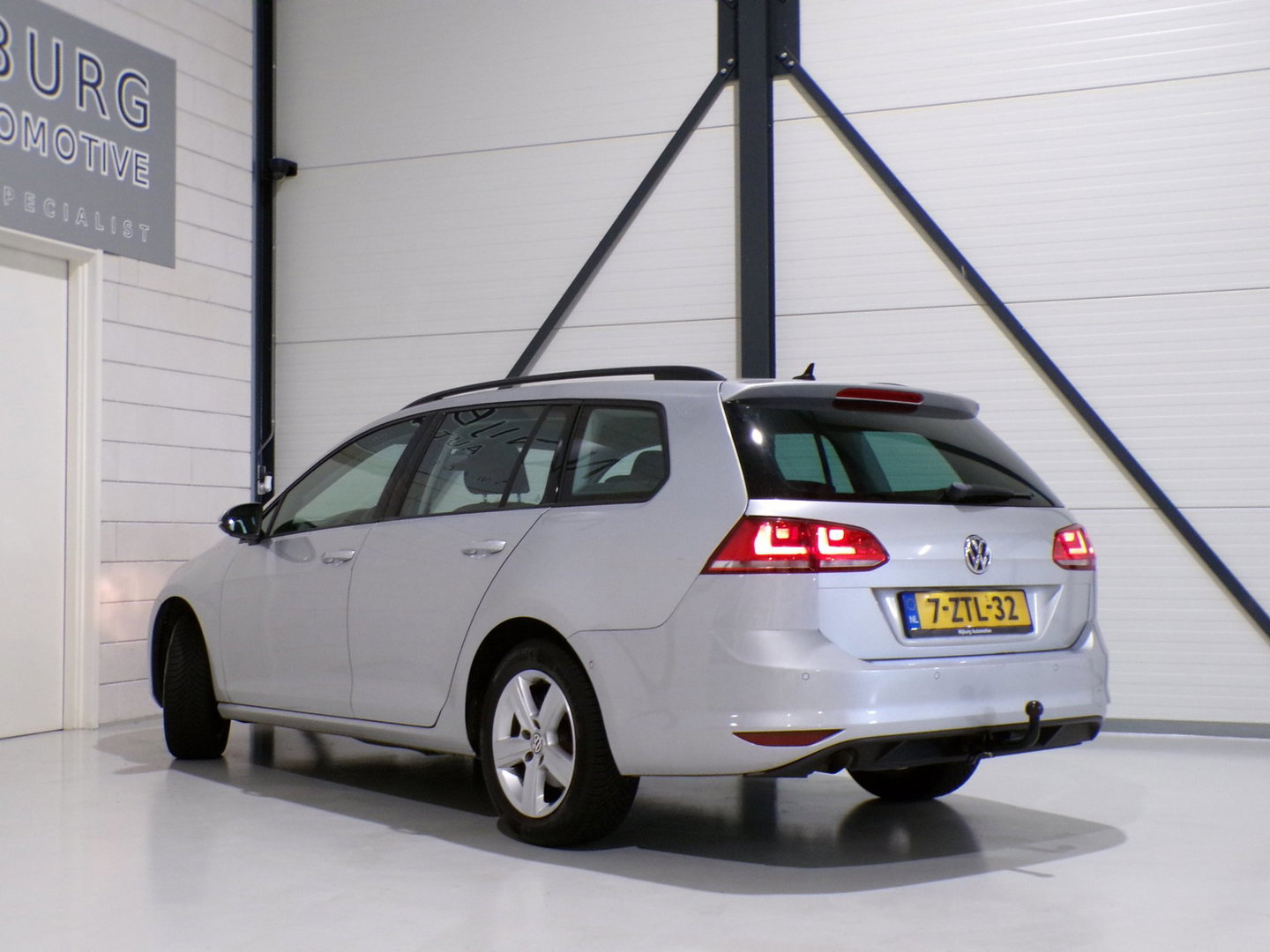 Volkswagen Golf Variant 1.2 TSI Comfortline Trekhaak Stoelverwarming Parkeersensoren Navigatie Bluetooth Cruise-control Garantie