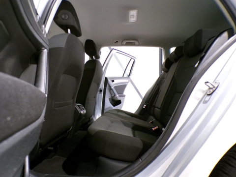 Volkswagen Golf Variant 1.2 TSI Comfortline Trekhaak Stoelverwarming Parkeersensoren Navigatie Bluetooth Cruise-control Garantie