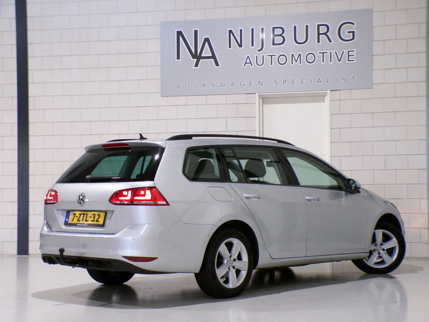 Volkswagen Golf Variant 1.2 TSI Comfortline Trekhaak Stoelverwarming Parkeersensoren Navigatie Bluetooth Cruise-control Garantie