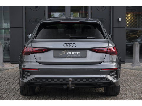 Audi A3 Sportback 35 TFSI 150pk S-line Carplay Virtual cockpit Sportstoelen Matrix 19" LMV S3 Black pack