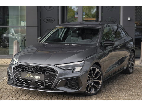 Audi A3 Sportback 35 TFSI 150pk S-line Carplay Virtual cockpit Sportstoelen Matrix 19" LMV S3 Black pack