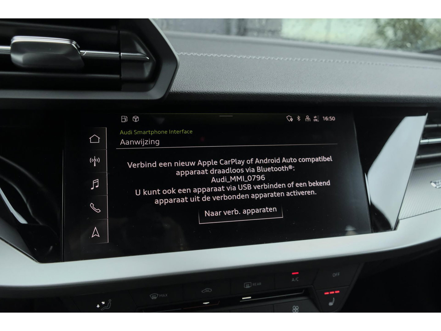 Audi A3 Sportback 35 TFSI 150pk S-line Carplay Virtual cockpit Sportstoelen Matrix 19" LMV S3 Black pack