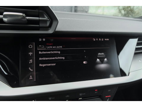 Audi A3 Sportback 35 TFSI 150pk S-line Carplay Virtual cockpit Sportstoelen Matrix 19" LMV S3 Black pack