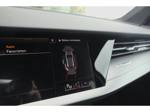 Audi A3 Sportback 35 TFSI 150pk S-line Carplay Virtual cockpit Sportstoelen Matrix 19" LMV S3 Black pack