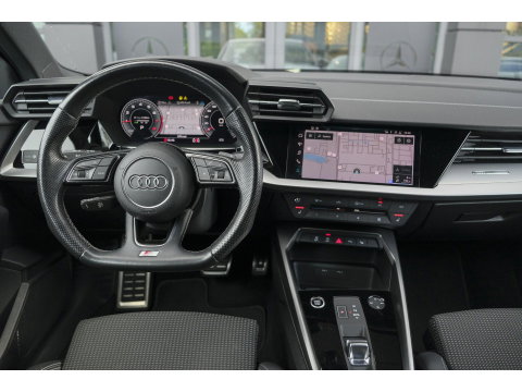 Audi A3 Sportback 35 TFSI 150pk S-line Carplay Virtual cockpit Sportstoelen Matrix 19" LMV S3 Black pack